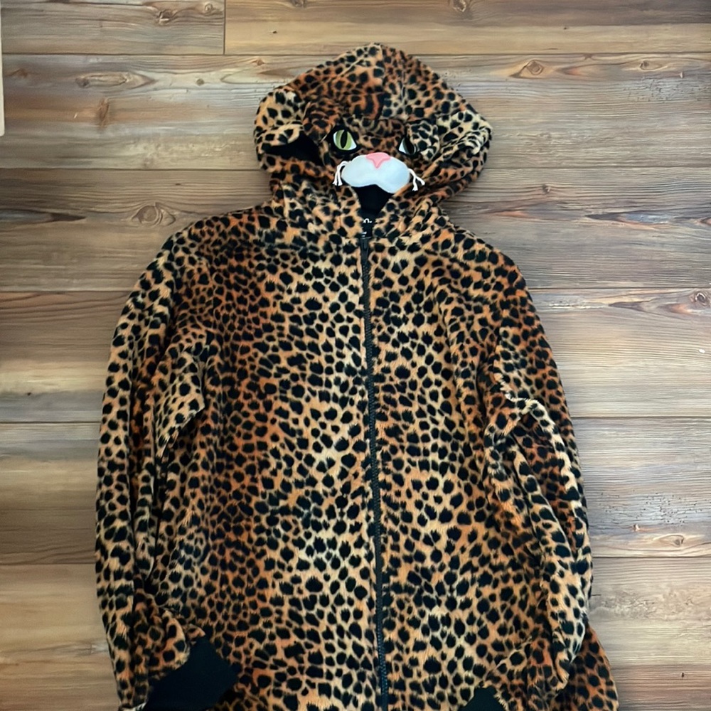 Xhilaration cheetah sleepwear size Small